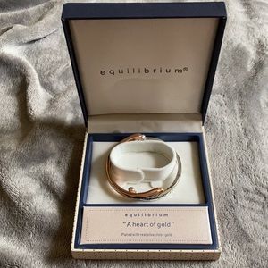 💛🆓Equilibrium A Heart of Gold Bracelet
